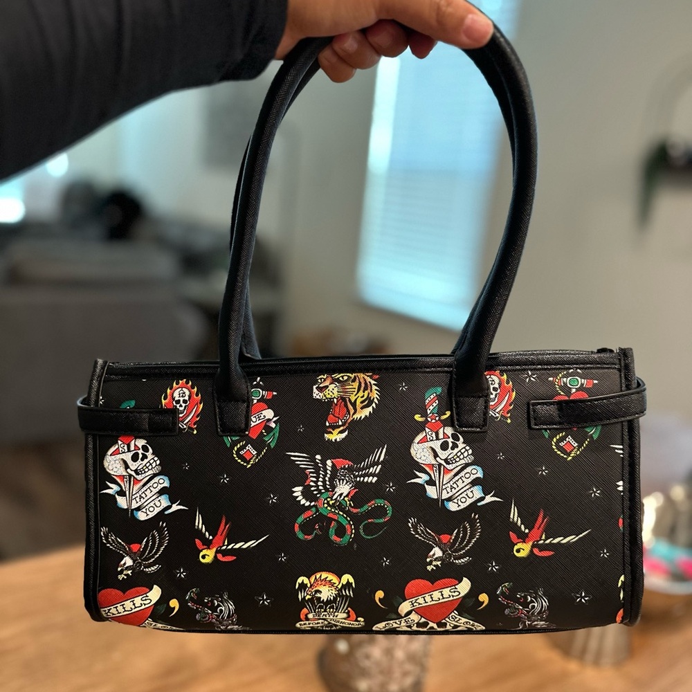 Ed Hardy Black Shoulder/Crossbody Tote Logo Tattoo Love Kills Vegan - Picture 2 of 3